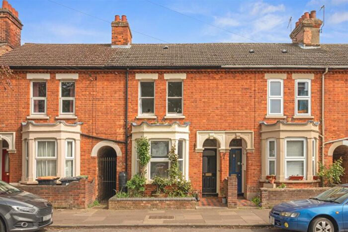 3 Bedroom Terraced House For Sale In Dudley Street, Bedford, MK40