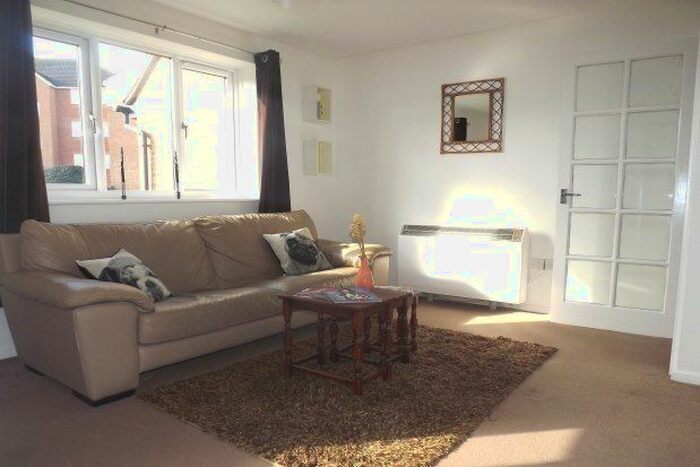 1 Bedroom Flat To Rent In Pioneer Way, Watford, WD18