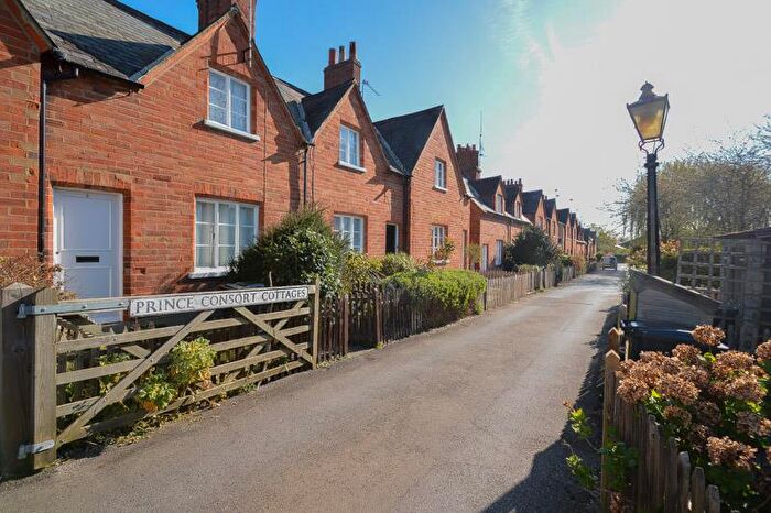 1 Bedroom Apartment To Rent In Prince Consort Cottages, Windsor, SL4