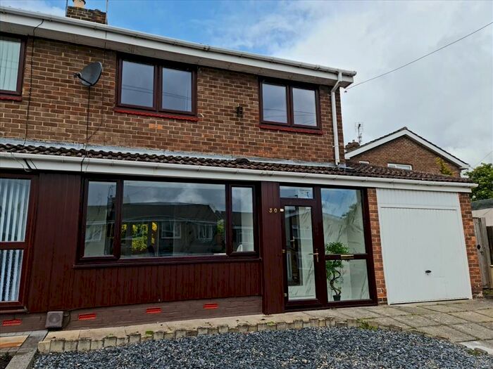 Houses for sale & to rent in DL14 9LQ, Haweswater Grove, West Auckland