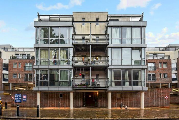 2 Bedroom Flat To Rent In Admiralty Road, Portsmouth, PO1