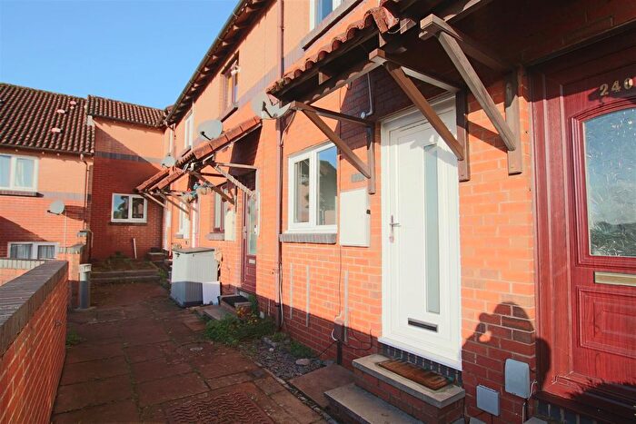 2 Bedroom Terraced House For Sale In Farm Hill, Exwick, Exeter, EX4