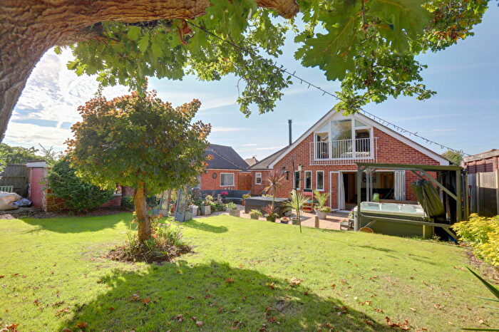 4 Bedroom Detached Bungalow For Sale In New Road, Radcliffe-on-Trent, Nottingham, NG12