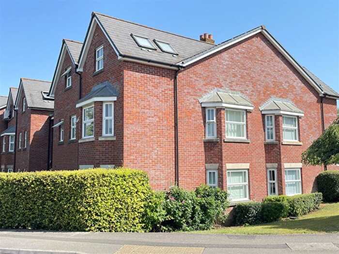 2 Bedroom Flat For Sale In Spire View, Salisbury, SP2