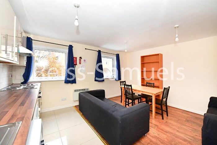 5 Bedroom Town House To Rent In Cyclops Mews, London, E14