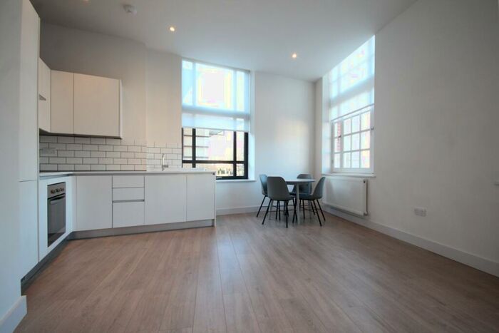 2 Bedroom Flat To Rent In Cambridge House, Mayes Road, Haringay, N22