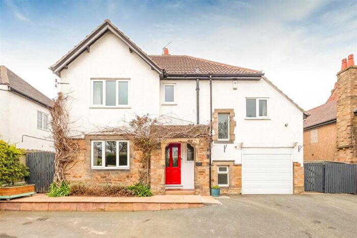 5 Bedroom House For Sale In Fixby Road, Fixby, Huddersfield, HD2