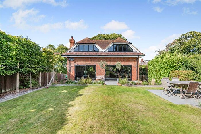4 Bedroom Detached House For Sale In Vicarage Lane, East Farleigh, Maidstone, ME15