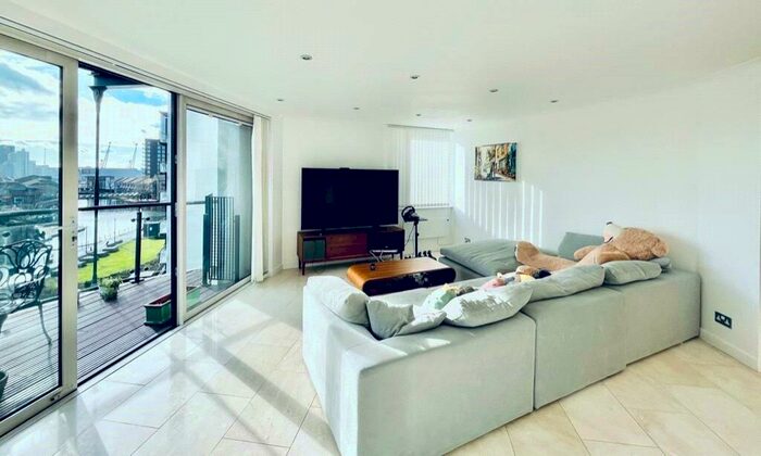 3 Bedroom Flat To Rent In Boardwalk Place, South Quay, E14