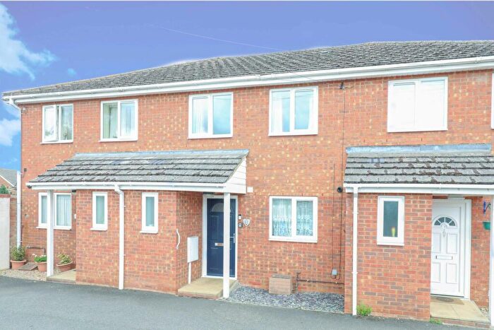 3 Bedroom House For Sale In Finedon Street, Burton Latimer, Kettering, NN15