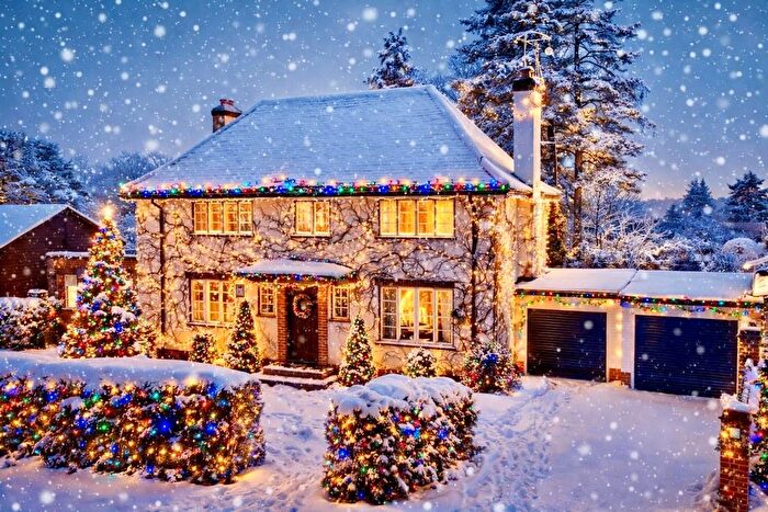 5 Bedroom Property For Sale In Crawley Hill, Camberley, GU15