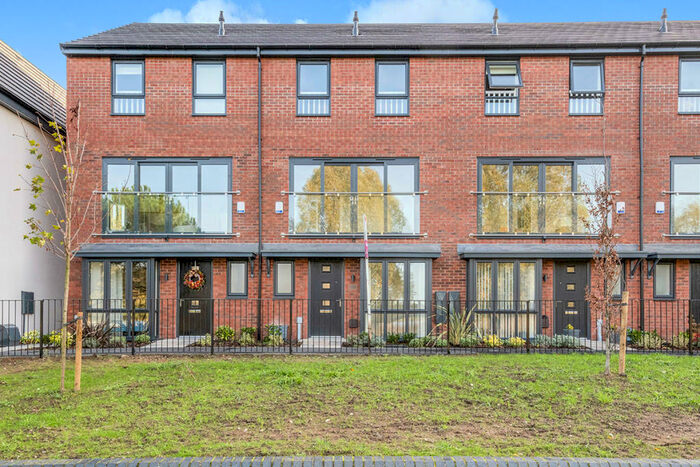 4 Bedroom Terraced House To Rent In Sparrow Close, Doncaster, DN4