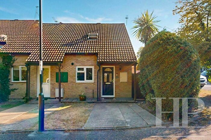 1 Bedroom End Of Terrace House For Sale In Osney Close, Crawley, RH11