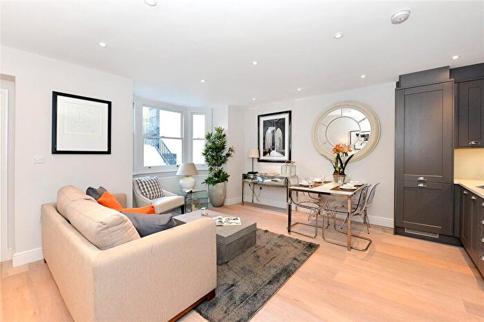 2 Bedroom Apartment To Rent In Redcliffe Gardens, London, SW10