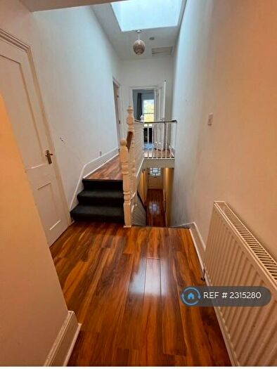 4 Bedroom Semi-Detached House To Rent In Vaughan Rd, Brixton, Camberwell, Denmark Hill, SE5