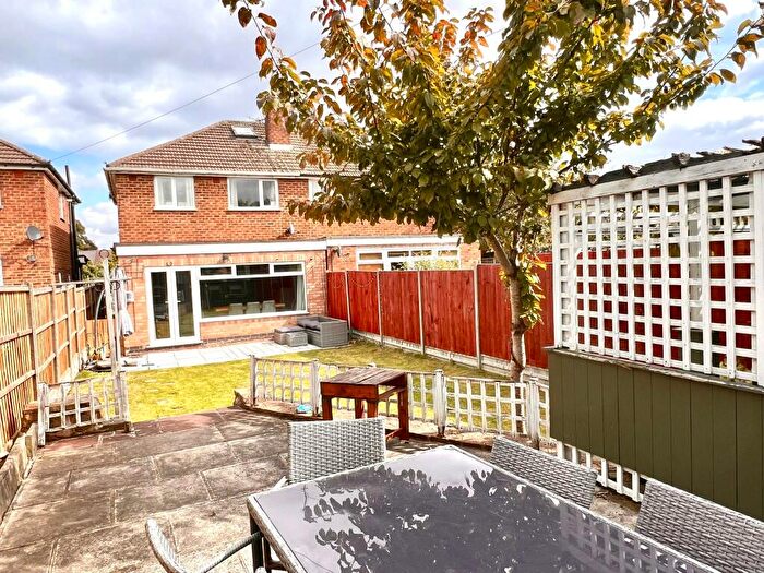 3 Bedroom Semi-Detached House For Sale In Wigston Lane, Aylestone, LE2