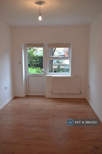 Studio To Rent In Hamilton Road, Ilford, IG1