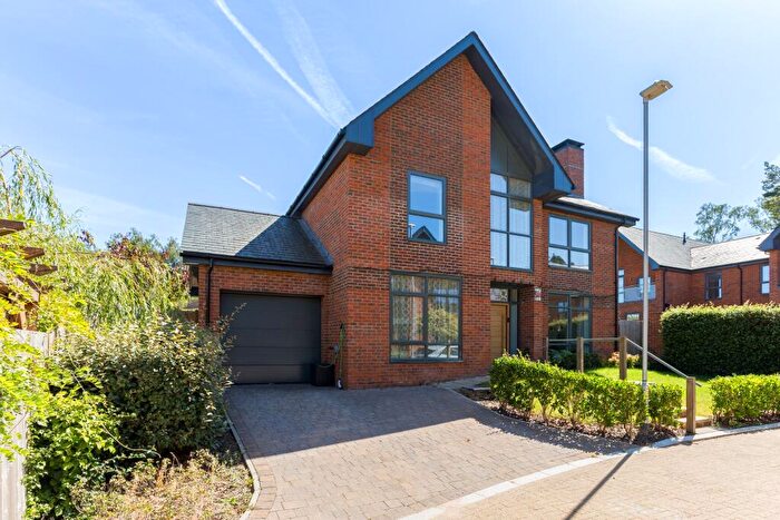 3 Bedroom Detached House For Sale In Upper Longcross, Longcross, KT16