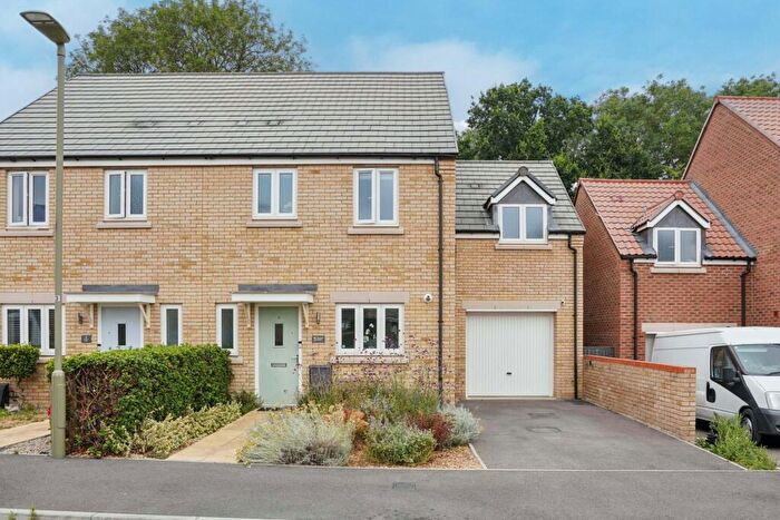 3 Bedroom Semi-Detached House For Sale In Russet Drive, Milton, OX14