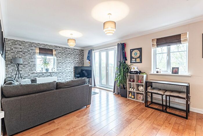 2 Bedroom Flat For Sale In Oast House, Robin Hood, WF3