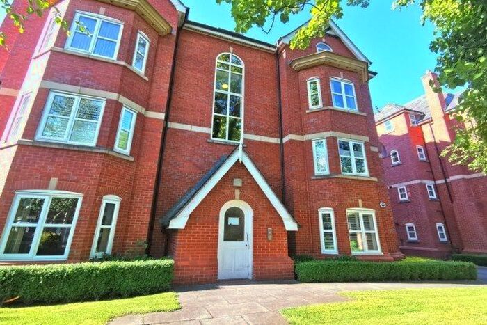 2 Bedroom Flat To Rent In Stanley Road, Manchester, M16