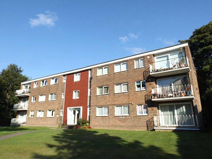 3 Bedroom Flat To Rent In Boston Court, Eastleigh, SO53