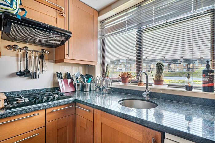 2 Bedroom Flat For Sale In Eyot Lodge, Twickenham, TW1