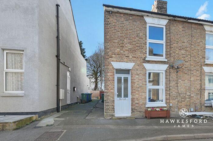 3 Bedroom End Terrace House For Sale In William Street, Sittingbourne, ME10