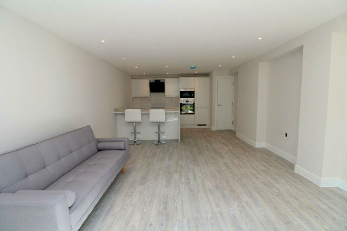 1 Bedroom Maisonette To Rent In Lower Road, London, SE8