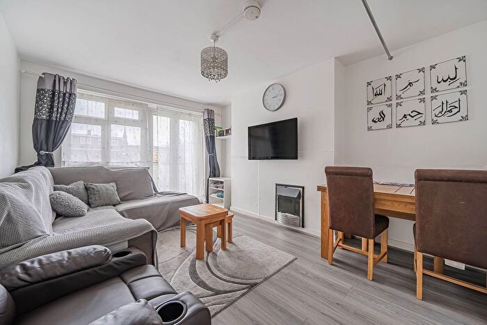 2 Bedroom Flat To Rent In Cable Street, Shadwell, London, E1