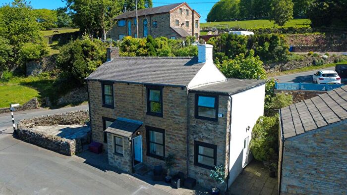 3 Bedroom Detached House For Sale In School Lane, Cliviger, Burnley, Lancashire, BB10