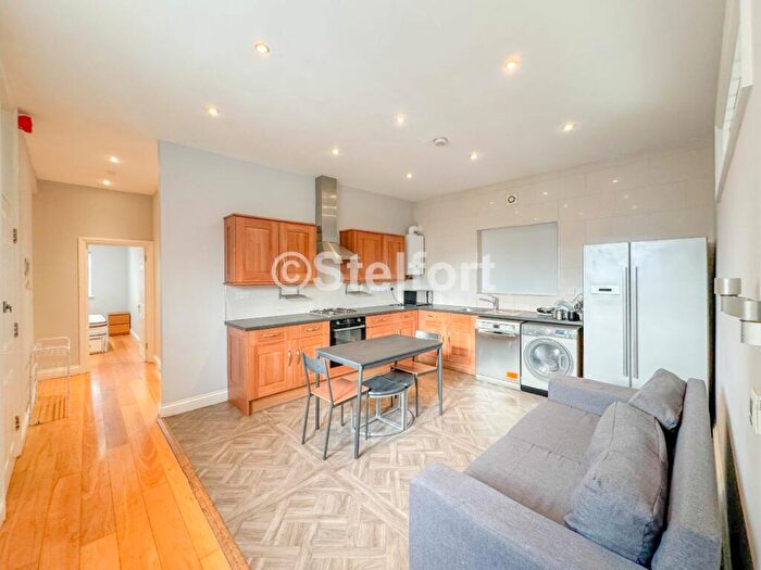 4 Bedroom Flat To Rent In Camden Road, London, N7