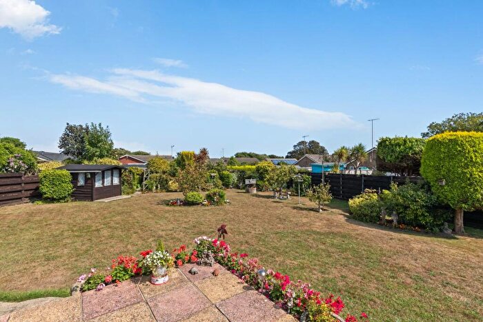 2 Bedroom Detached Bungalow For Sale In Lundy Close, Littlehampton, BN17