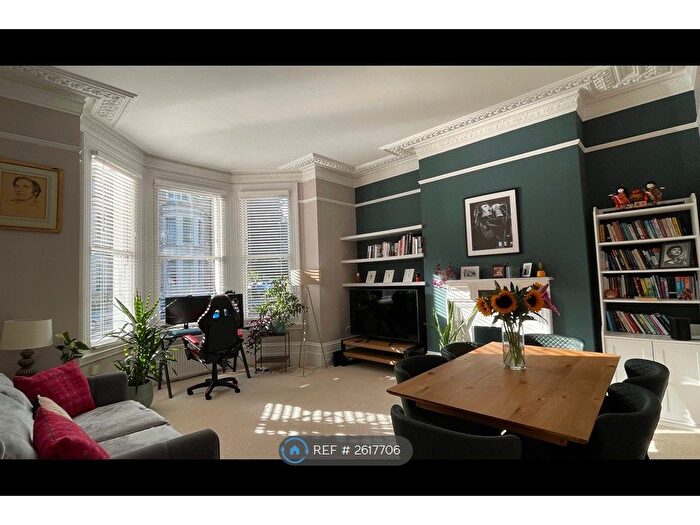 1 Bedroom Flat To Rent In Denmark Villas, Hove, BN3
