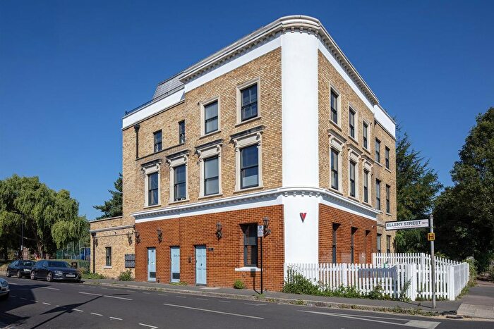 3 Bedroom Flat For Sale In Gordon Road, Nunhead, SE15
