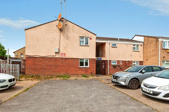1 Bedroom Flat For Sale In Greystoke Road, Slough, SL2