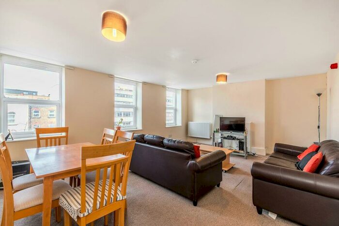 2 Bedroom Flat To Rent In Walworth Road, SE17