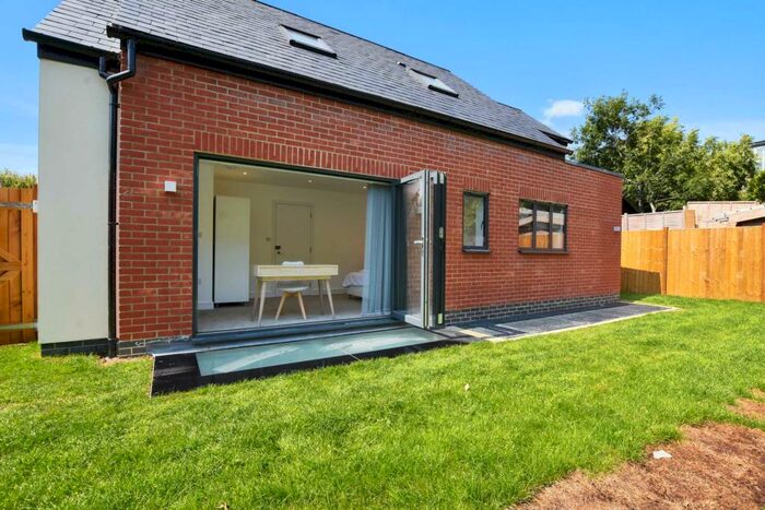 6 Bedroom Detached House To Rent In Sabir Court, Crescent Road, Temple Cowley **Student Property **, OX4