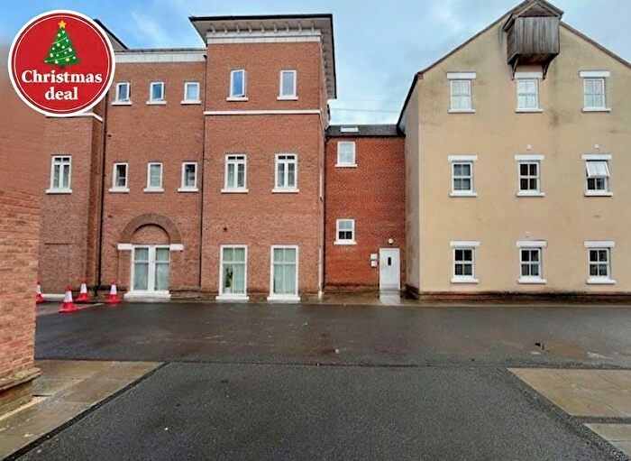 2 Bedroom Flat To Rent In Pine Street, Fairford Leys, Aylesbury, HP19