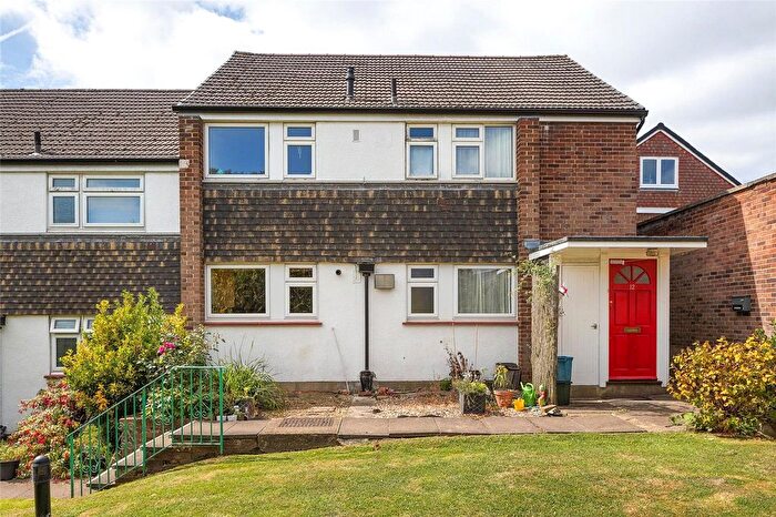 2 Bedroom Flat To Rent In Mowbray Road, London, SE19