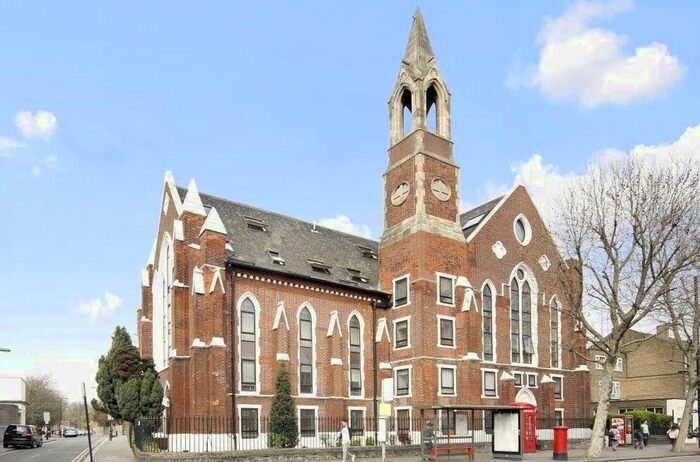 2 Bedroom Flat To Rent In Bethnal Green Road, London, E2