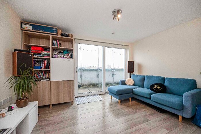 2 Bedroom Apartment To Rent In Tredegar Road, London, E3
