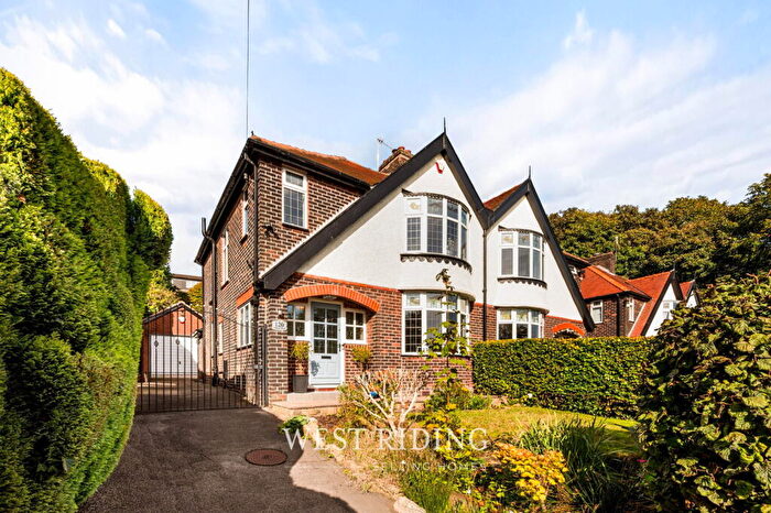 3 Bedroom Semi Detached House For Sale In Oldham Road, Grasscroft, Saddleworth, OL4