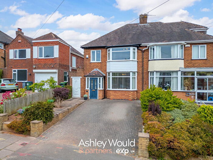 3 Bedroom Semi-Detached House For Sale In Apsley Road, Oldbury, B68