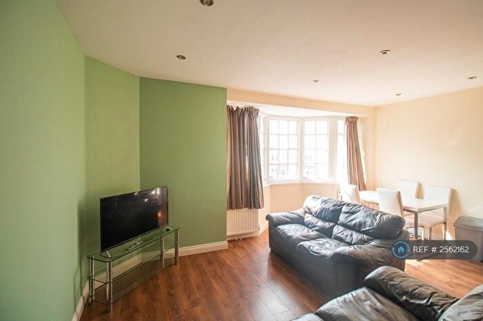 4 Bedroom Flat To Rent In Victoria Avenue, Leicester, LE2