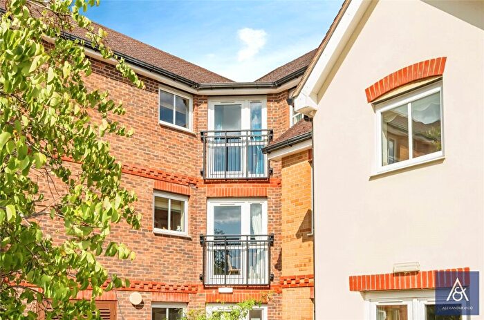 1 Bedroom Apartment For Sale In Buckingham Road, Brackley, NN13