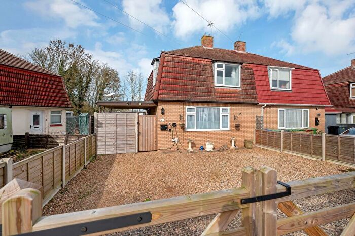 2 Bedroom Semi Detached House For Sale In Burley Crescent, Oakham, LE15