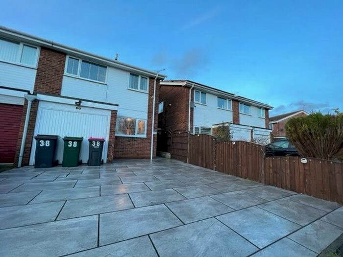 3 Bedroom House To Rent In Upperfield Road, Maltby, Rotherham, S66
