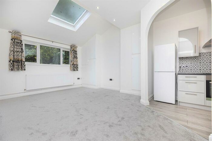 2 Bedroom Flat To Rent In Frances Road, Bournemouth, BH1