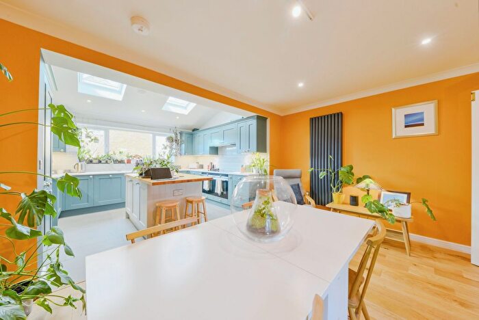 4 Bedroom End Of Terrace House For Sale In The Hermitage, Arlesey, SG15